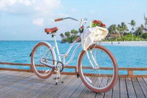 自転車と海の風景